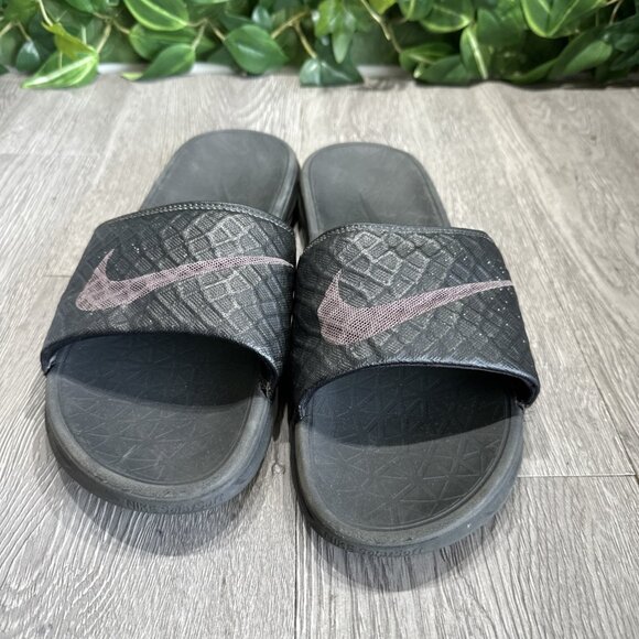 Nike Benassi Solarsoft Sandals Slides Size 10 Black Slippers On 705474-091